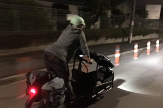 Neįtikėtinas politikės ryžtas: gimdyti važiavo dviračiu