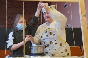 Laima iš Ignalinos krašto puoselėja pamirštą amatą: rado anytos paliktus įrankius