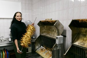 Šakočius per pandemiją išmoko gaminti žiūrėdama „Youtube“ – dabar per dieną gali iškepti daugiau kaip 20