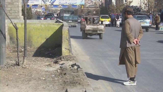 Kabule kelio pakelėje susprogdinta bomba: pirminiais duomenimis nukentėjo mažiausiai 5 žmonės
