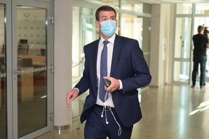 Seimo nario R. Žemaitaičio padėjėja teisiama už apgaule įgytą ES paramą