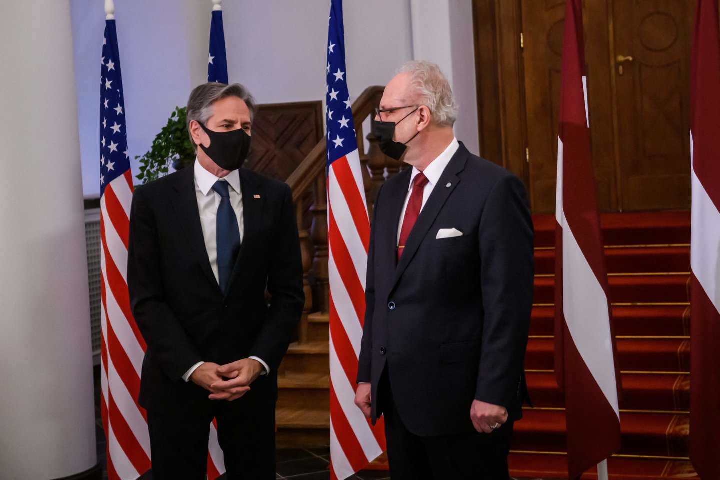 Latvijos prezidentas Egilas Levitas per susitikimą su JAV valstybės sekretoriumi Antony Blinkenu paragino Jungtines Valstijas didinti savo vaidmenį Baltijos regione.