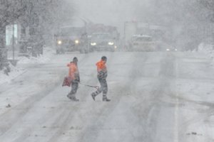 Lietuvoje – jau tikra žiema: sinoptikai perspėja dėl gausaus sniego ir plikledžio
