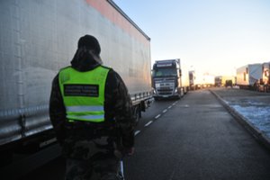 Valstybės kontrolė nusprendė taupyti: įsigijo elektromobilį