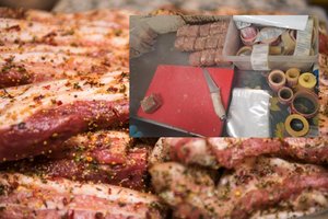 Darosi negera vien išgirdus: mėsos ceche graužikų nuodus laikė prie prieskonių