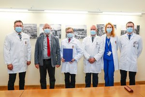 Kauno medikai 162 dienas kovojo dėl Čekijos piliečio gyvybės: sulaukė ypatingos padėkos