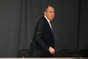 S. Lavrovas perspėja apie „košmarišką karinės konfrontacijos scenarijų“ Europoje