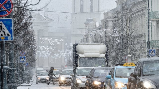 Sinoptikai apie savaitės pabaigą: vyraus šlapdriba ir sniegas