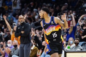 „Suns“ vakarėlis tęsiasi: 18-oji pergalė ir eilės ir pagerintas klubo rekordas