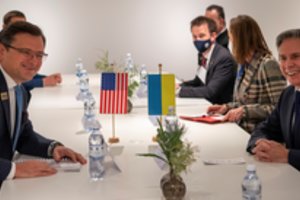 Kijevas: su Ukrainos partnerėmis svarstomos Rusijos atgrasymo priemonės