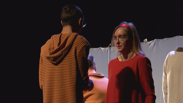 Neįgaliųjų dieną Klaipėdiečiai pasitiko teatro scenoje: aktoriai dalijosi skaudžiausiais išgyvenimais