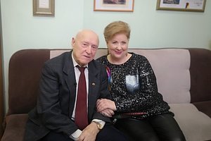 88-erių dainininkas Antanas neturi kada liūdėti: lanko paskaitas, iki šiol dainuoja koncertuose