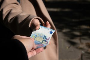 Painiava dėl vienos raidės – elektros tiekėjas niekuo dėtą kaimynę įdavė skolų išieškotojams