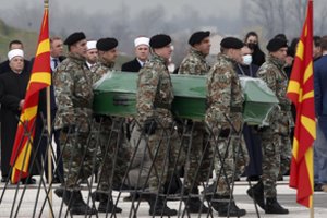 Į Šiaurės Makedoniją pargabenti žuvusiųjų per autobuso avariją Bulgarijoje palaikai