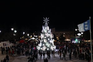 Ignalinos Kalėdų eglė sužibo drugiais