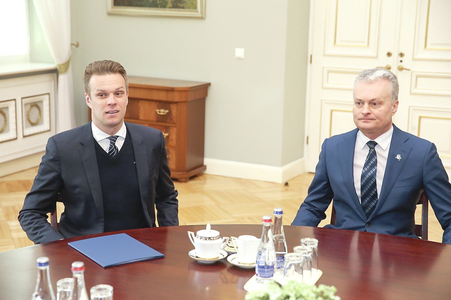 Prieš konservatorių vedlį G.Landsbergį skiriant užsienio reikalų ministru G.Nausėda nekomentavo jųdviejų susitikimo.<br>R.Danisevičiaus nuotr.