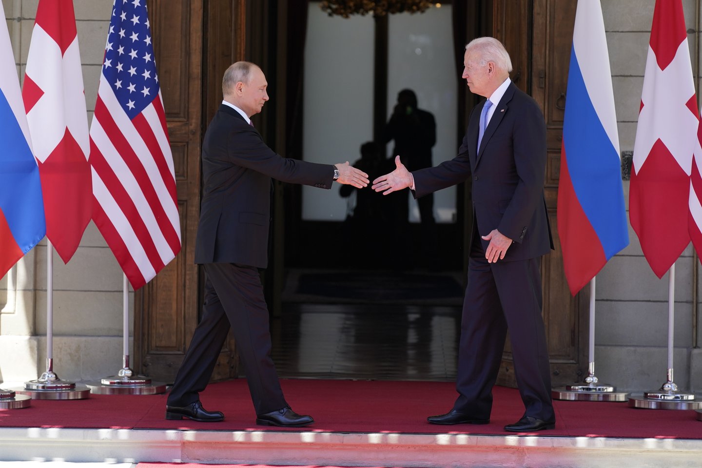 V. Putinas ir J. Bidenas.<br>AP/Scanpix nuotr.