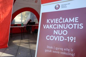  Tyrėjai: septynios vakcinos nuo COVID-19 yra veiksmingos kaip stiprinamosios dozės