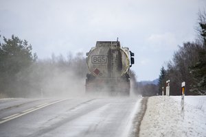 Eismo sąlygas sunkina snygis, šlapdriba, plikledis
