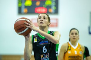 Moterų krepšinio lygos naudingiausios žaidėjos laurai – M. Petrėnaitei