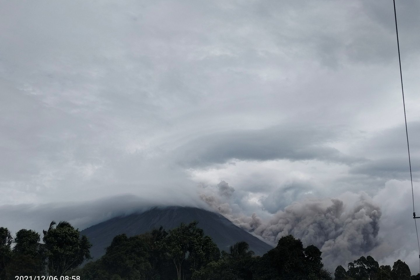 Semeru ugnikalnis Indonezijoje.