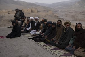 Kinijos įmonės derasi su Talibanu dėl prieigos prie vario ir ličio telkinių Afganistane