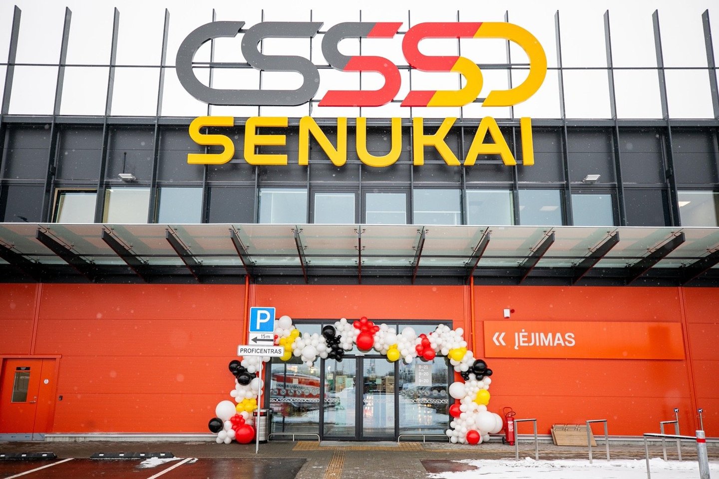 „Senukai“ atidarė ketvirtą parduotuvę Vilniuje, investicijos siekia 12,6 mln. eurų.<br>Pranešimo autorių nuotr.