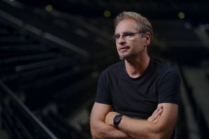 Asmeninį gyvenimą po septyniais užraktais slepiantis Marijonas Mikutavičius atvėrė namų duris