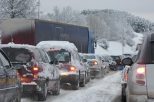 Lenktynininkas nesupranta šio vairuotojų elgesio: „Jei taip galvojame, esame klounai“