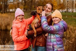 Pajūryje išmestas šuo Vilniuje tapo karaliumi su šuniškai aristokratišku vardu