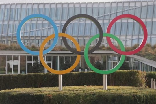 Įtampa neslūgsta: prasidėjo Tarptautinio olimpinio komiteto vykdomosios tarybos susitikimas