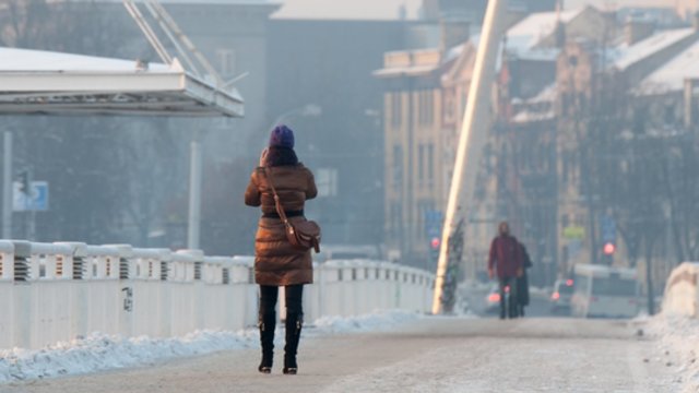 Atšiaurūs orai niekur nesitrauks: pūs žvarbus vėjas, vietomis negausiai pasnigs