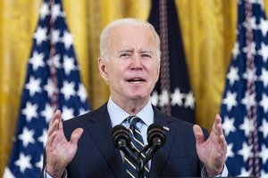 Jei Rusija pultų Ukrainą, J. Bidenas JAV karių nesiųstų, bet pagrasino sankcijomis, kokių „ji dar nėra mačiusi“