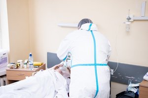 Į kapus lydės dvi jaunas neskiepytas viruso aukas iš Panevėžio krašto