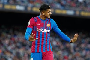 Kas labiausiai pasižymėjo UEFA Čempionų lygos grupės varžybose?