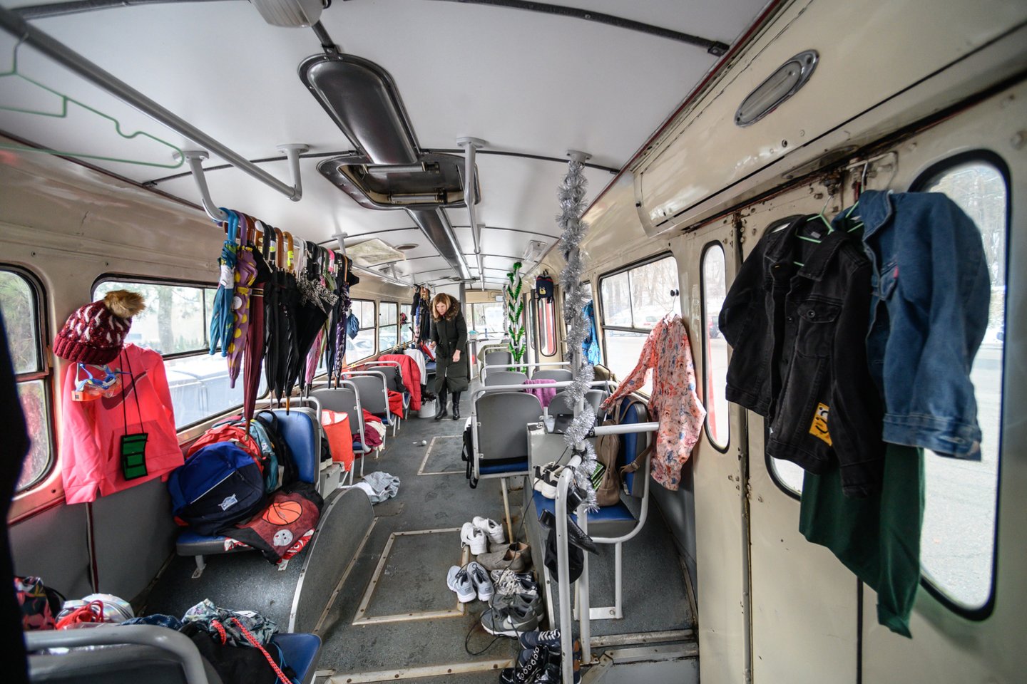 Vilniaus vežėjai penktadienį išradingai priminė užmaršuoliams, kur ieškoti miesto autobusuose ir troleibusuose paliktų daiktų.<br>V.Skaraičio nuotr.