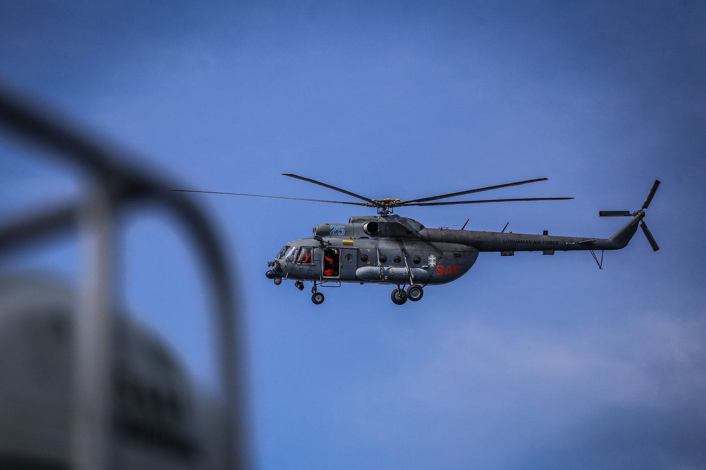 Pakeltas kariuomenės sraigtasparnis.<br>Pranešimo spaudai nuotr.