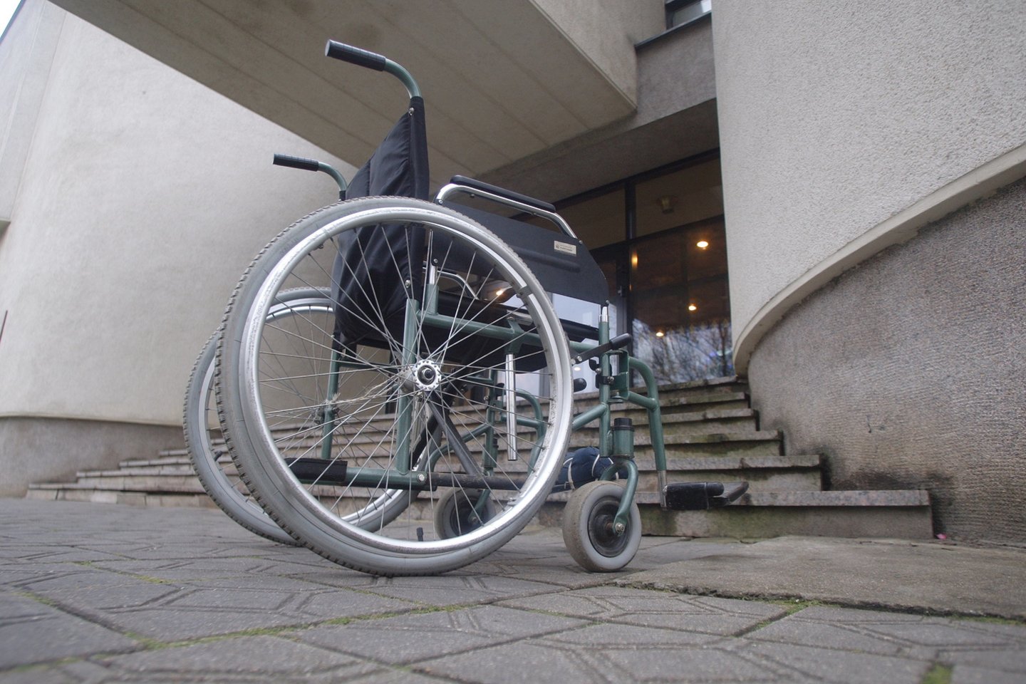 invalido vežimėlis , neįgaliojo vežimėlis<br>T.Stasevičiaus nuotr.