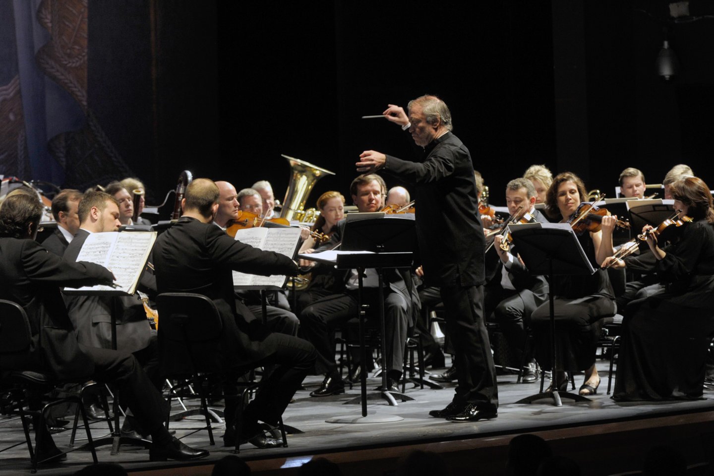 Vienas Rygos Jūrmalos festivalio svečių – dirigentas V.Gergijevas ir Marijos teatro orkestras.