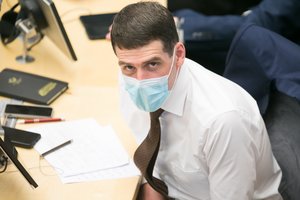 Valstybės pinigai byra į privačias rankas 