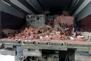Šalčininkuose muitininkai sulaikė rūkalų kontrabandą – cigaretės buvo užmūrytos dekoratyvinėse plytelėse