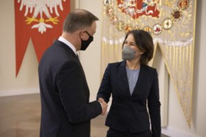 Lenkija per naujos Vokietijos URM vadovės vizitą iškėlė karo reparacijų klausimą