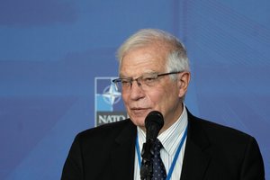 J. Borrellis: ES kartu su JAV ir JK svarsto sankcijas Rusijai dėl Ukrainos