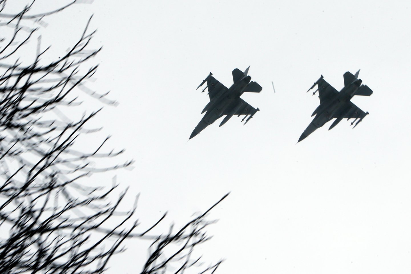 Praėjusią savaitę NATO naikintuvai du kartus kilo palydėti Rusijos karinių orlaivių.