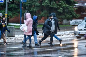 Miesto valdžia davė pylos sniego valytojams: tik griuvinėjantiems klaipėdiečiams nuo to nelengviau