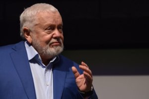 Mirė filmų „Assa“, „Šimtas dienų po vaikystės“ ir kitų režisierius Sergejus Solovjovas