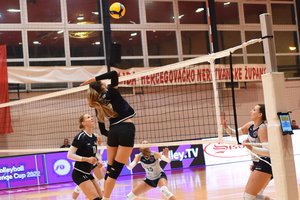 Lietuvos moterų tinklinio klubai iš Estijos per savaitgalį parvežė keturias pergales