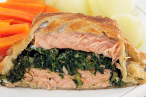 Lašišos kepsnys su špinatais: paruošti paprasta, o valgis vertas švenčių stalo