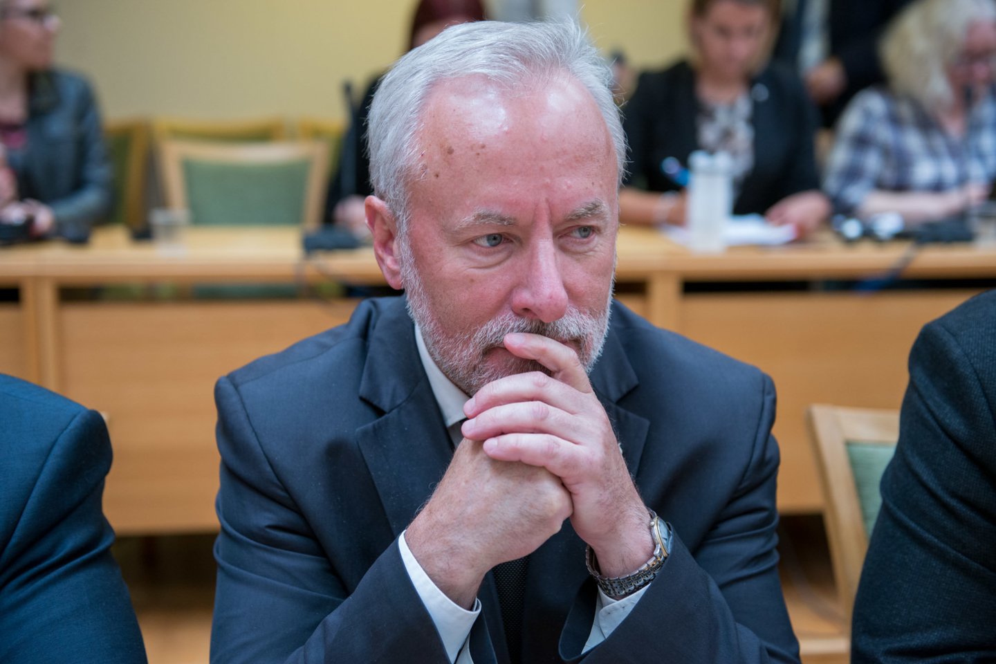 Dviem ministrams paskelbus, kad jie yra pasiruošę prisiimti atsakomybę ir atsistatydinti, tęsiantis baltarusiškų trąšų tranzitui per Lietuvą, konservatorius Jurgis Razma teigia, kad tokie pareiškimai – ne politiniai žaidimai.<br>J.Stacevičiaus nuotr.