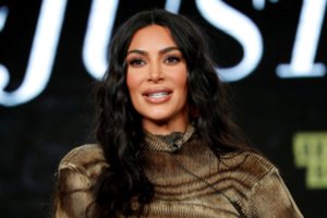 Triskart egzamino neišlaikiusi Kim Kardashian priartėjo prie svajonės